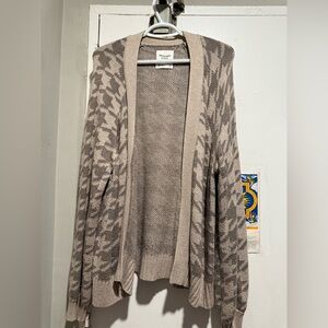 Abercrombie & Fitch Women's Taupe Patterned Cardigan